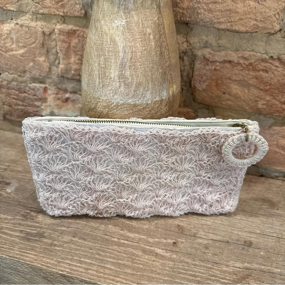 Vintage‎ seed beaded Cream Wristlet clutch